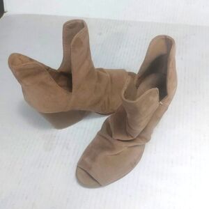 Yoki Tan Slip-on Booties Size 8.5M